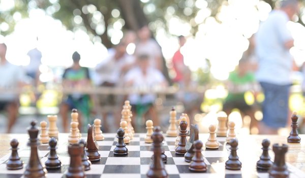 Qué significa que un torneo de ajedrez es cerrado
